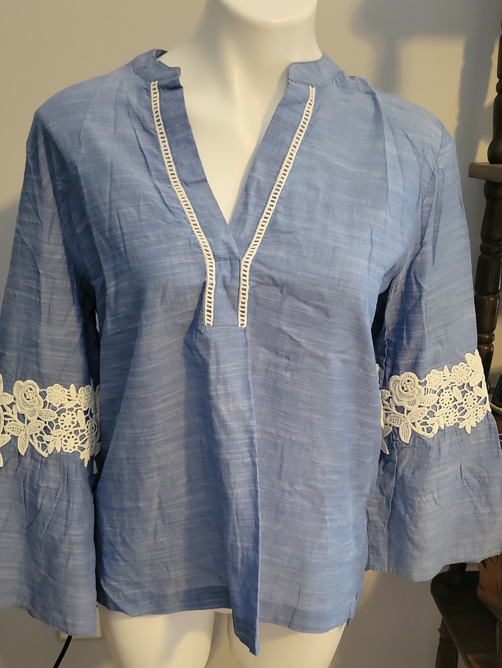 LOFT Light Blue V-Neck Tunic with White Lace Trim...Size Medium